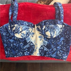 Super cute top from revolve. Never been worn